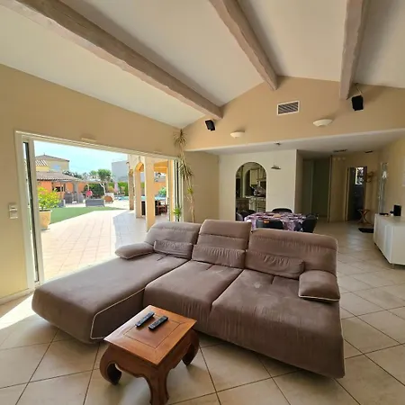 Sorra : Belle Villa, Piscine, Jardin Et A 5 Minutes. 招待所 4*