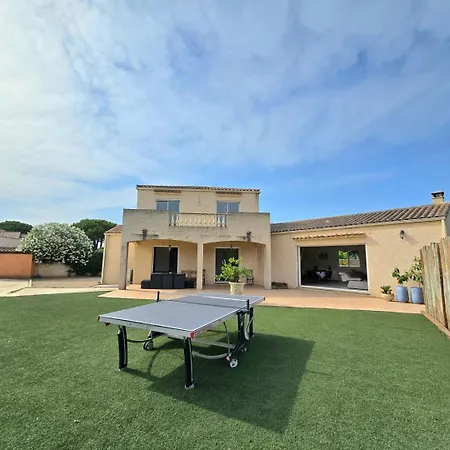 Sorra : Belle Villa, Piscine, Jardin Et A 5 Minutes.